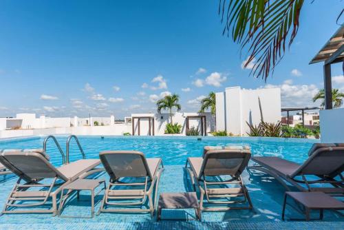 Beautiful 2BR PH, Private rooftop, Sauna, Gym