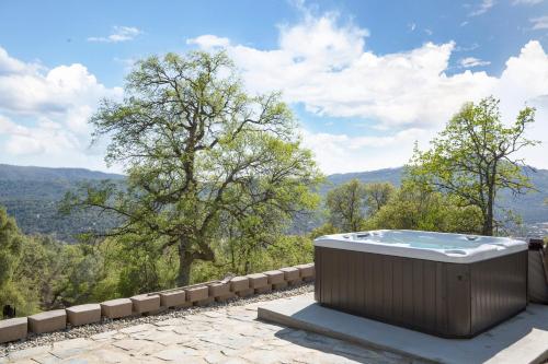Canyon View House w/ hot tub, game room, views, and more