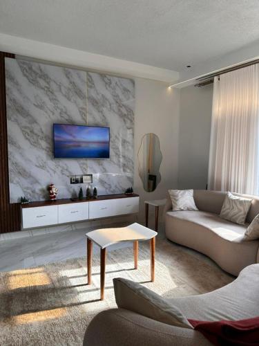 Mary Luxe apartment
