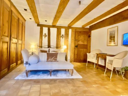 Maison de Castella next to Cathedrale in 夫里堡市中心