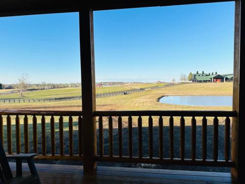Bourbon Retreat With Hot Tub-7 in แฮร์รอดส์เบิร์ก (เคนทักกี)