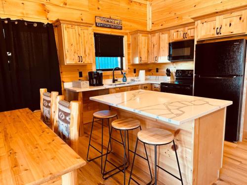 Bourbon Retreat With Hot Tub-7 in แฮร์รอดส์เบิร์ก (เคนทักกี)