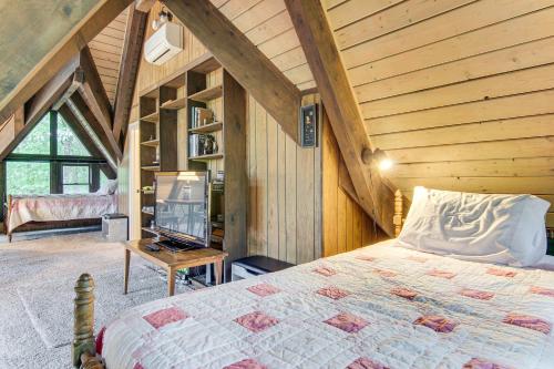 Stunning Blue Ridge Mtn Views! Brevard Chalet in 布里瓦德
