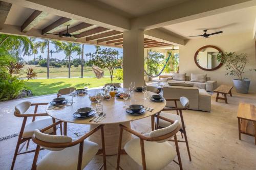 Luxury Poolside Condo in Gated Punta Mita in Villela