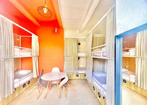 Follow The Sun Boutique Hostel in Сліма