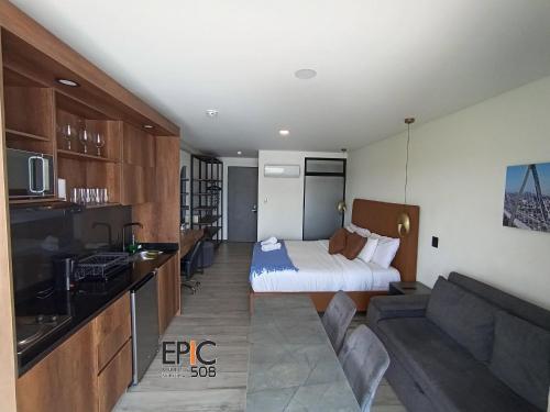 Epic Suite 508 Deluxe Airport