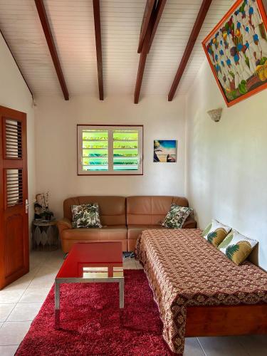 Le Jardin Créole Gîte chaleureux à Trois-Rivières (Le Jardin Creole Gite chaleureux a Trois-Rivieres) in ทรัว-ริวิเยร์