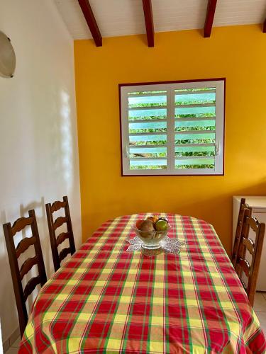 Le Jardin Créole Gîte chaleureux à Trois-Rivières (Le Jardin Creole Gite chaleureux a Trois-Rivieres) in ทรัว-ริวิเยร์
