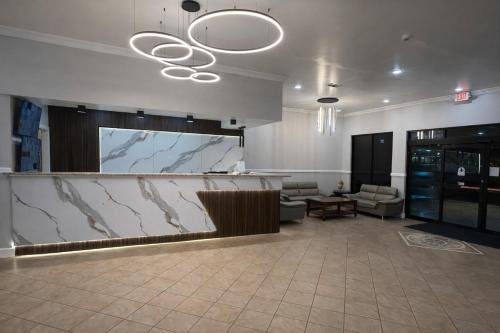 Lobby, Express Inn & Suites in Vila Verde (TX)