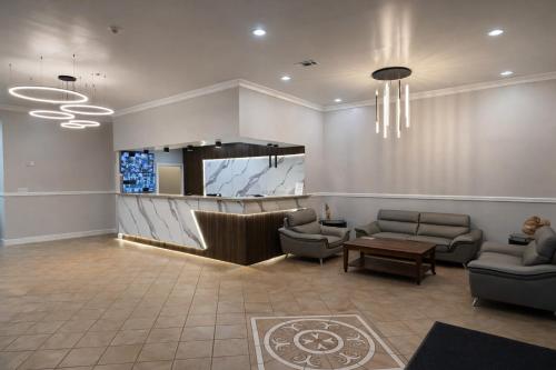 Lobby, Express Inn & Suites in Vila Verde (TX)