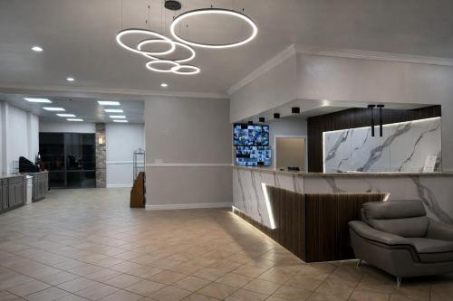 Lobby, Express Inn & Suites in Vila Verde (TX)