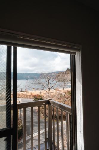 Lake Side Inn MIRAHAKONE - Apartment - Hakone