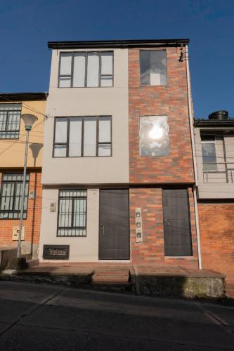 Denier House Fuente de los Rosales - A 5 minutos de Centros Comerciales