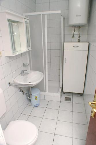 Apartment Novalja 212a - image 2