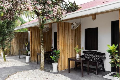 Trisha Guesthouse - 숙소 외관