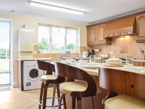 Kitchen, Quail Cottage - Uk50659 in Singleton