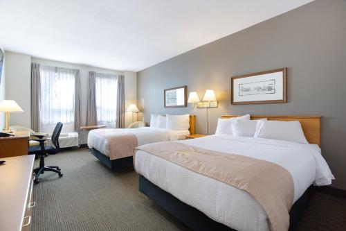 2 double beds