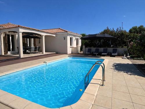 Detached Family Villa in Les Cammazes gîte à louer Les Brunels