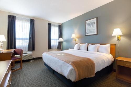 Lakeview Inns & Suites - Okotoks - Okotoks