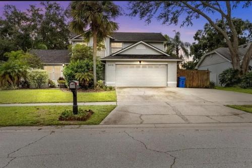 Kilátás, Spacious Private Pool, Pool Table, a Private Oasis in Riverview (FL)