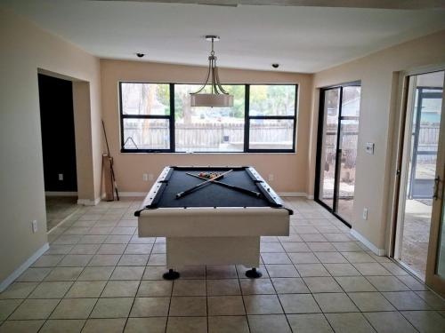 Szórakozási lehetőségek, Spacious Private Pool, Pool Table, a Private Oasis in Riverview (FL)