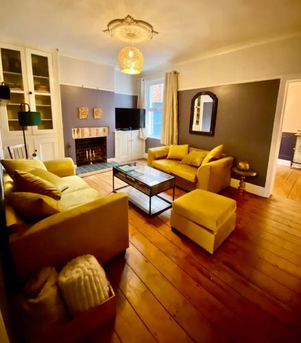 4-Bedroom Stylish Victorian homestay – khách sạn tại Moreland