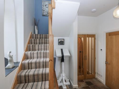 Eglwys St Cynfil Pwllheli - image 10