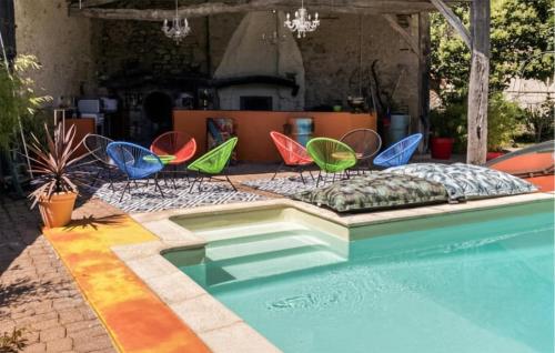 Longère Authentique Piscine gîte à louer Montdragon