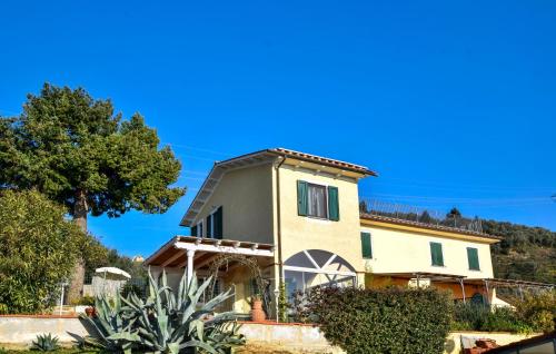 Splendida Casa A Camaiore Con Vista Mare