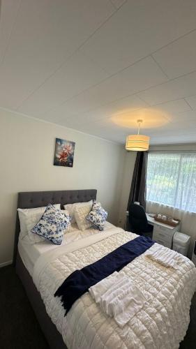 Sochi A double bed Room in a nice home in Upper Hutt