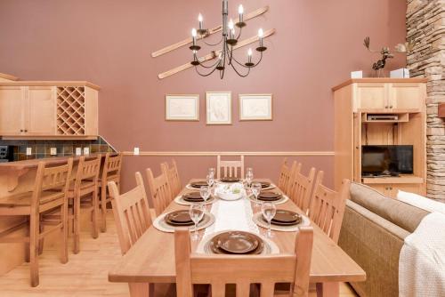 Eagle Ridge Pet-Friendly Chalet in Big White, Canada