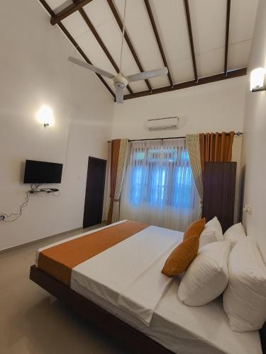 Shalom Resort in Hanwella
