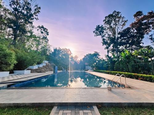 Shalom Resort in Hanwella