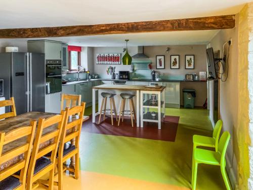 virtuve, Weirmarsh Big Barn in High Bickington