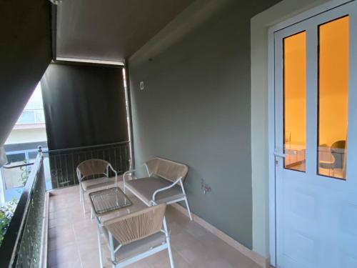 RYB Colour Apartment in Terpsi