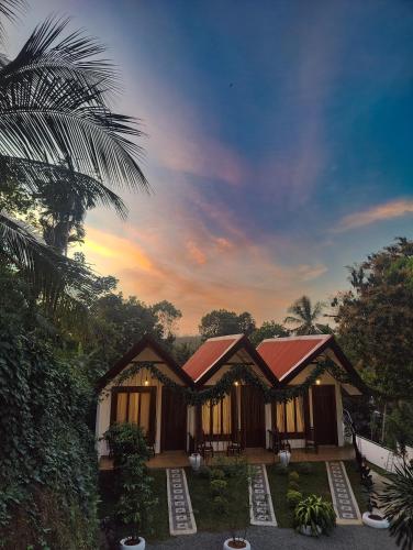 Shalom Resort in Hanwella