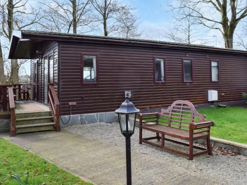 Exterior view, Woodpecker Lodge - Uk49149 in Singleton