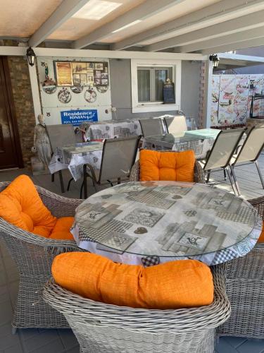 餐廳, RESIDENTS IONIAN (BED AND BREAKFAST) in 拉昔