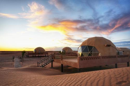 Sahara Dome Camp in Lac Yasmins