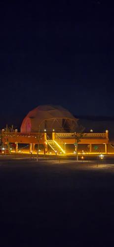 Sahara Dome Camp in Lac Yasmins