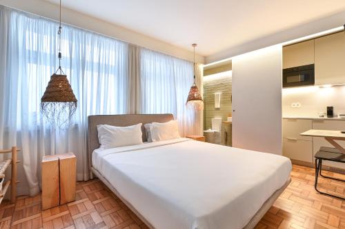 Sleep in Office, Porto