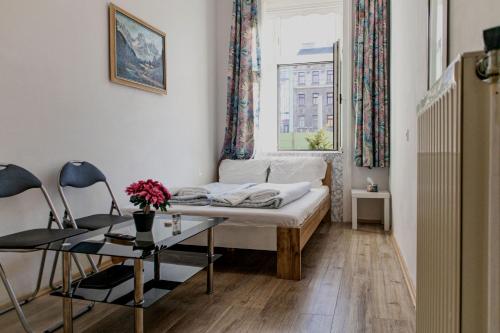  Relaxing Private Rooms Near the Danube River & Millennium City in Wien