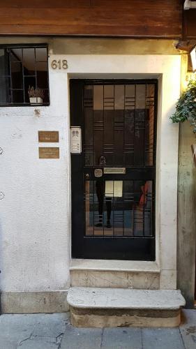 Two-Bedroom Apartment - Split Level