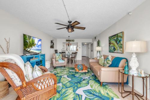Ocean Sands 1-1002 in St Pete Beach, USA