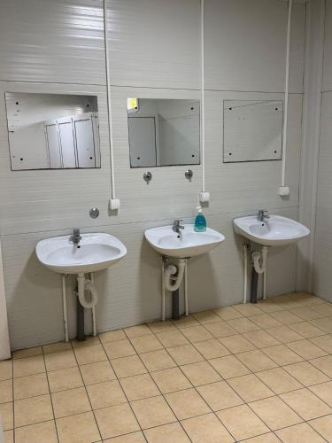 Vannas istaba, Pecinci Hostel in Pećinci
