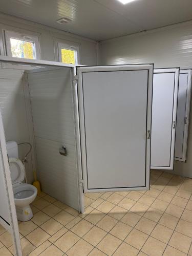 Vannas istaba, Pecinci Hostel in Pećinci