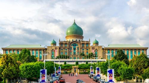 HDIman Homestay - Putrajaya KLIA view with Netflix 