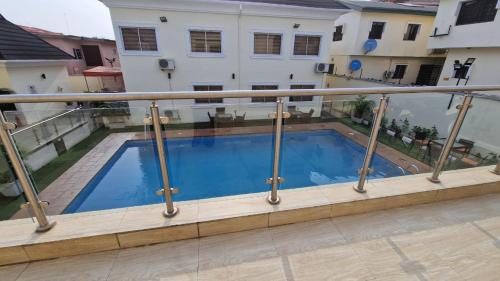 Habitat Suites and Apartments – khách sạn tại Oshodi-Isolo