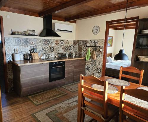 virtuve, Tokaj Zlata Putna - Restaurant & Pension in Vinicky