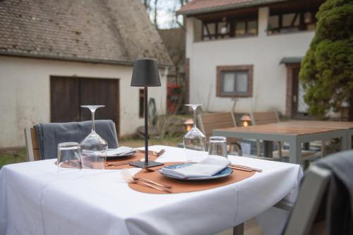 餐廳, Hobbit Hütte am Bach ohne Bettwäsche (Hobbit Hutte am Bach ohne Bettwasche) in 基爾興西滕巴赫